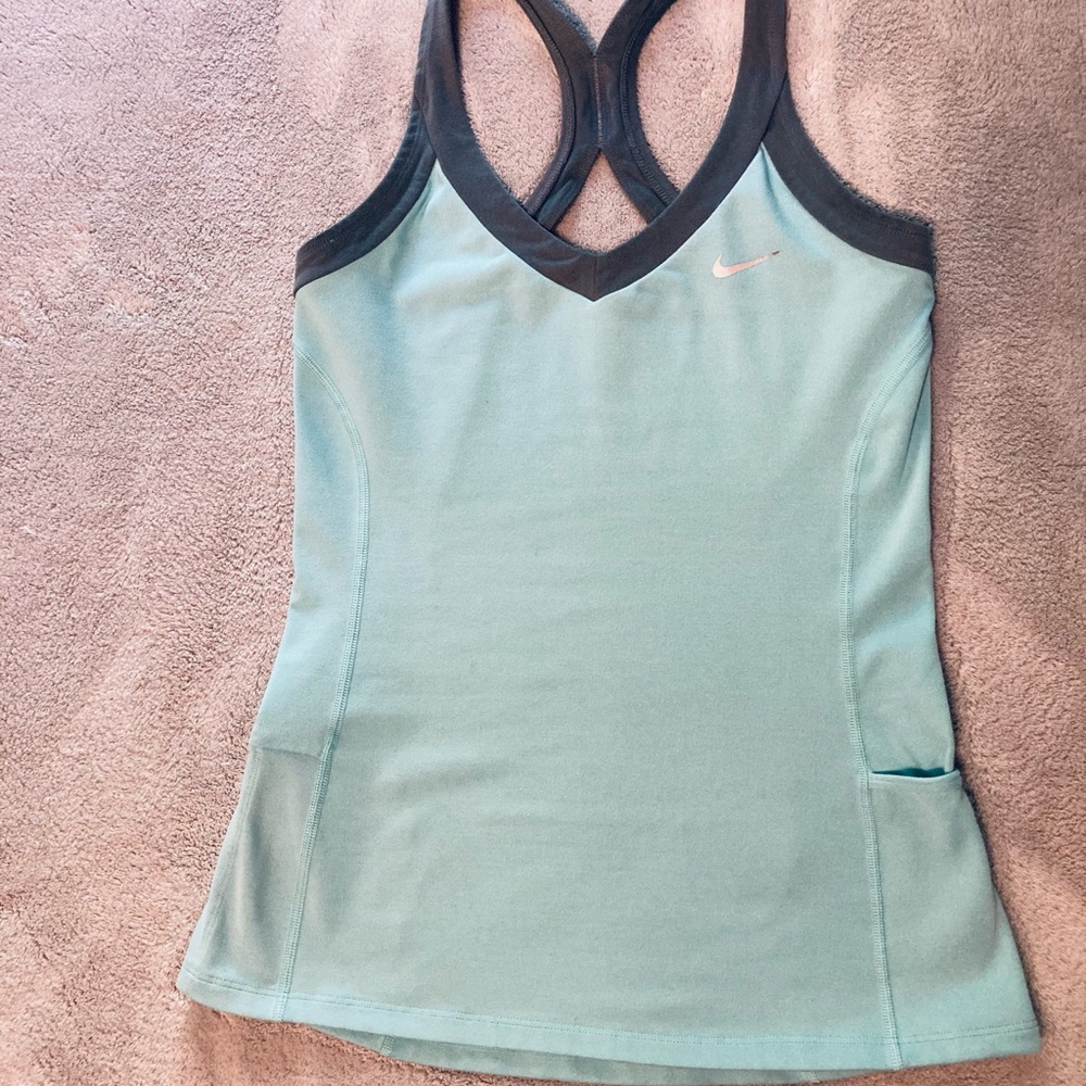 Nike top